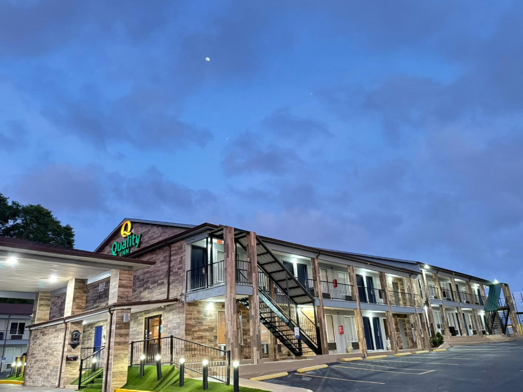 ซูเปอร์ 8 บาย วินด์แฮม เครสต์วิว Hotel เครสต์วิลล์ ภายนอก รูปภาพ